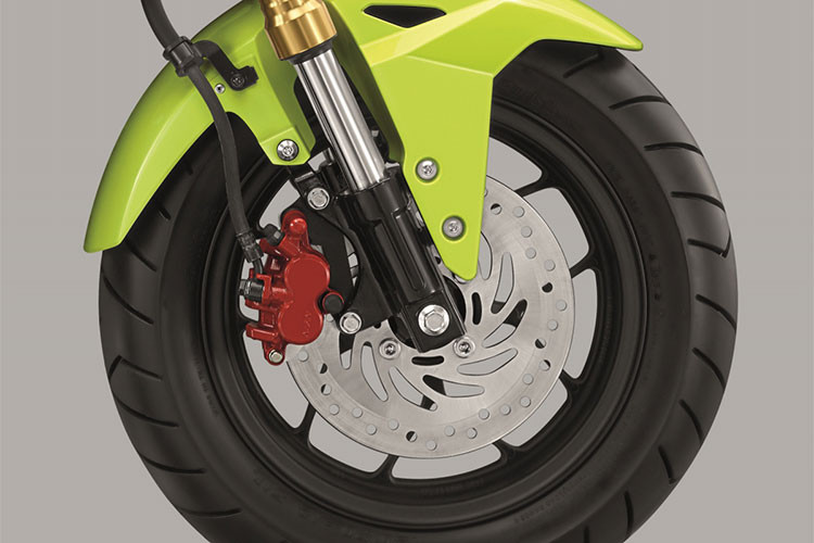 Phiên bản mới của mẫu xe côn tay cỡ nhỏ Honda MSX 125cc 2018 sẽ tiếp tục thừa hưởng phong cách ấn tượng này với thiết kế nhỏ gọn nhưng vẫn hầm hố và hiện đại, vừa tạo sự linh hoạt khi di chuyển trong nội đô vừa mang lại cảm giác lái đầy “khí chất”.