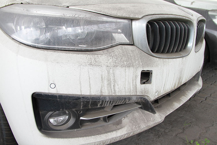 Hành vi này phạm tội Buôn lậu, Cơ quan Cảnh sát điều tra (C46) - Bộ Công an đã khởi tố 3 bị can gồm: Nguyễn Đăng Thảo - Tổng giám đốc; Nguyễn Thị Minh Yến - nguyên Trưởng phòng kế hoạch kinh doanh Công ty CP ôtô Âu Châu và Trần Hải Đăng - Phó Giám đốc Công ty Việt Á (công ty làm dịch vụ hải quan cho Euro Auto).