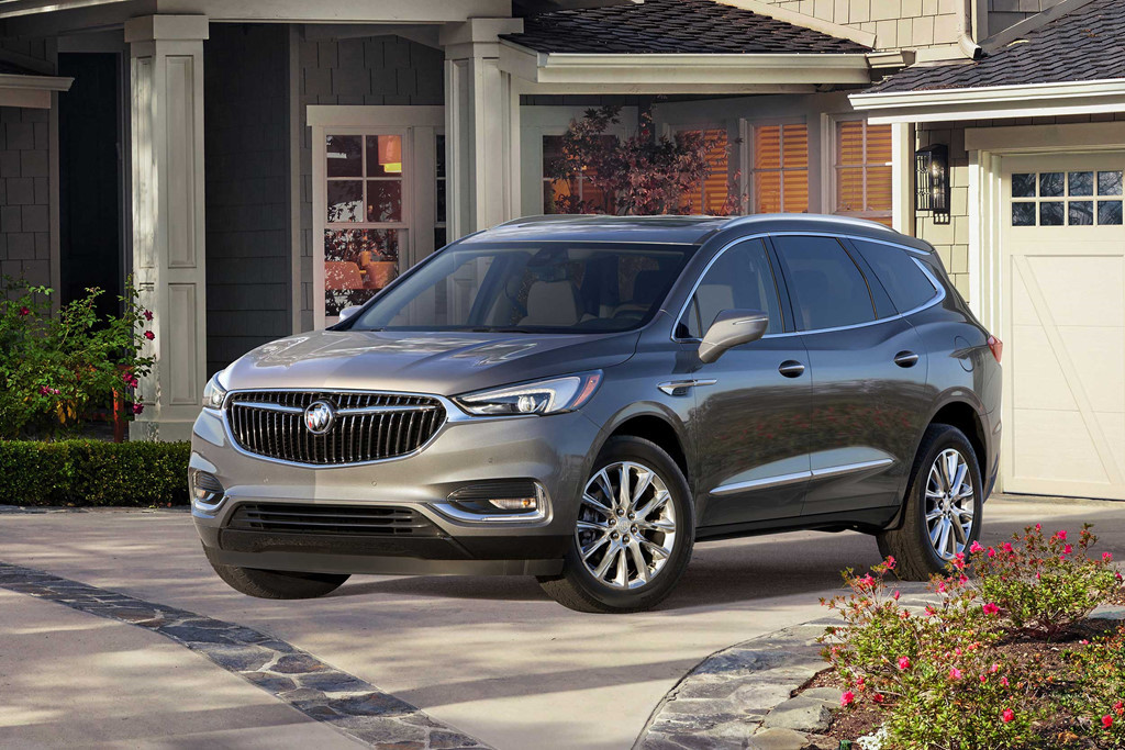 Buick Enclave: Cũng giống như mọi mẫu xe Buick khác, Enclave là chiếc xe dành cho tầng lớp trung lưu trở lên tại Mỹ. Với giá bán từ 40.990 USD, mẫu xe cho người dùng sức mạnh của động cơ V6 3.6L với hiệu suất 310 mã lực và 355 Nm, bên cạnh nhiều tính năng vận hành an toàn.
