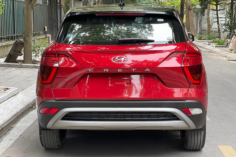 Ngoài ra, người mua xe mới cần xác định không phải đại lý nào cũng áp dụng chương trình giảm giá sâu. Tùy vào lượng hàng tồn kho và mục tiêu kinh doanh, mỗi đại lý sẽ có mức giảm khác nhau. Đôi khi bạn ở miền Bắc nhưng ưu đãi trên chỉ có ở đại lý miền Nam. Do đó bạn cần khảo sát tại những đại lý gần khu vực bạn sinh sống để cập nhật khuyến mãi và thuận tiện hơn trong giao dịch mua bán.