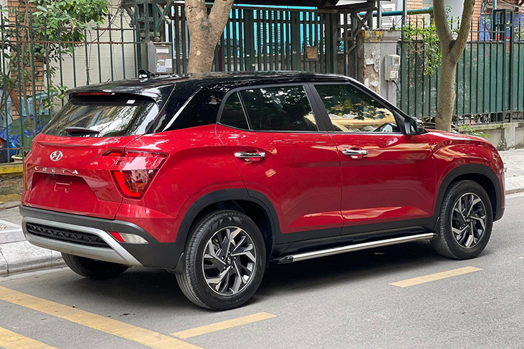 Tuy nhiên, hiện tại một số đại lý đang có chương trình xả hàng tồn kho. Do đó, những chiếc Hyundai Custin VIN 2023 giảm giá sốc. Chẳng hạn, một số đại lý ở khu vực phía Nam như Tiền Giang, Bình Thuận đang áp dụng chương trình ưu đãi lên tới 80 triệu đồng cho mẫu xe này. Mức giảm này tương đương 100% lệ phí trước bạ.