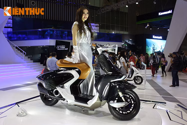 Siêu xe tay ga 04Gen sẽ được trưng bày tại gian hàng của Yamaha tại triển lãm Vietnam Motorcycle Show 2016 từ nay đến hết ngày 10/4/2016.