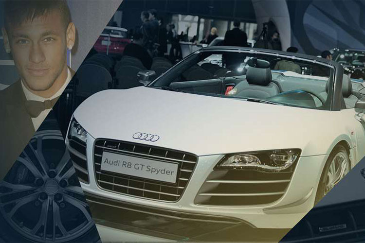 Audi R8 V10 Spyder của Neymar cũng là một mẫu siêu xe mui trần "sexy" nhưng cũng sở hữu "trái tim" đầy mạnh mẽ đến từ động cơ V10, dung tích 5.2 lít, sản sinh công suất tối đa 525 mã lực và mô-men xoắn cực đại 530 Nm. Thời gian tăng tốc của Audi R8 V10 Spyder từ vị trí xuất phát lên 100 km/h vào khoảng 3,9 giây, tốc độ tối đa 316 km/h.