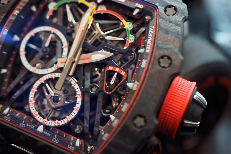 Tại triển lãm đồng hồ hàng đầu thế giới Salon International de la Haute Horlogerie diễn ra từ 16 đến 20/01/2017 ở Geneva, Thuỵ Sĩ, Richard Mille và McLaren đã cho ra mắt chiếc đồng hồ RM 50-03 McLaren F1, một chiếc chronograph mang phong cách tinh tế, sang trọng và sáng tạo đặc trưng của dòng đồng hồ automatic cơ học.