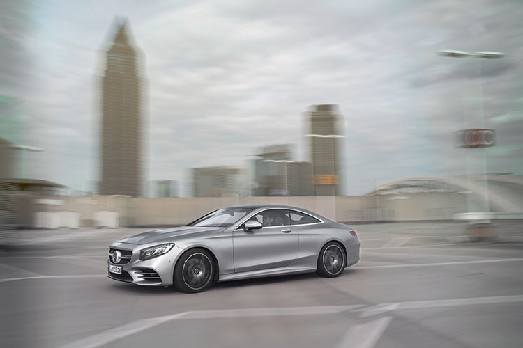 Hơn 1 năm sau khi ra mắt thị trường toàn cầu, Mercedes-Benz S-Class Coupe 2018 giờ đây đã chính thức đặt chân đến Việt Nam với biến thể S450 4Matic Coupe. Xứng đáng với ký tự S trong tên của mình, S450 Coupe 4 Matic sở hữu hàng loạt trang bị sang trọng đẳng cấp.