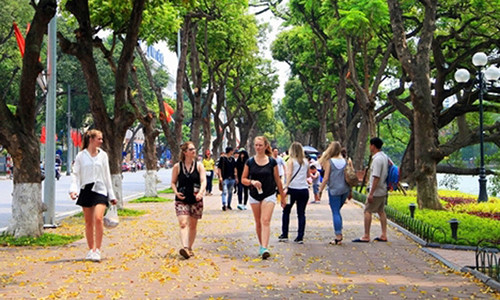 Du bao thoi tiet 12/9: Ha Noi ngay nang dem mua