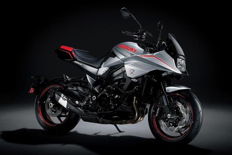Mẫu xe môtô Suzuki Katana Jindachi được ra mắt công chúng toàn thế giới lần đầu tiên tại triển lãm Intermot 2018. Mẫu xe này được phát triển dựa trên nguyên mẫu huyền thoại GSX1100 Katana nhằm tôn vinh vẻ đẹp hoài cổ mang tính đương đại mà Suzuki vốn đang theo đuổi.