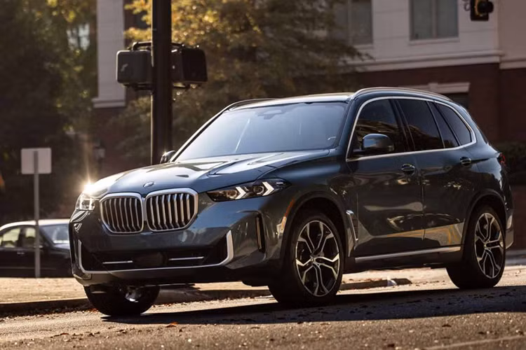 BMW X5 va X7 bi trieu hoi hang loat vi loi nguy hiem nay