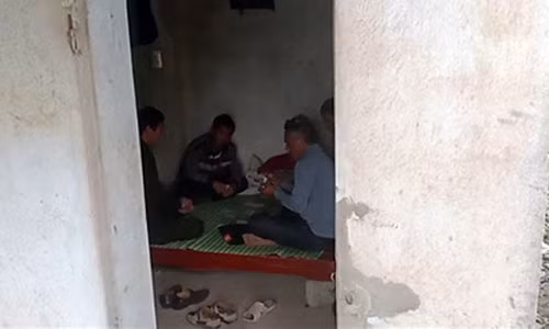 Can bo vo tu ngoi danh bac tai chot kiem dich ta lon Chau Phi-Hinh-2