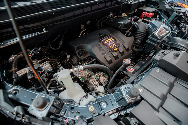 Các trang bị khác cũng gây ấn tượng như; dàn âm thanh 8 loa Dynamic Sound Yamaha Premium. Điều hoà tự động 2 vùng độc lập có cửa gió sau, lọc không khí nanoeX. Các cổng sạc USB-A, USB-C. Phanh đỗ điện tử có tự động giữ; sạc không dây; đèn trang trí nội thất…