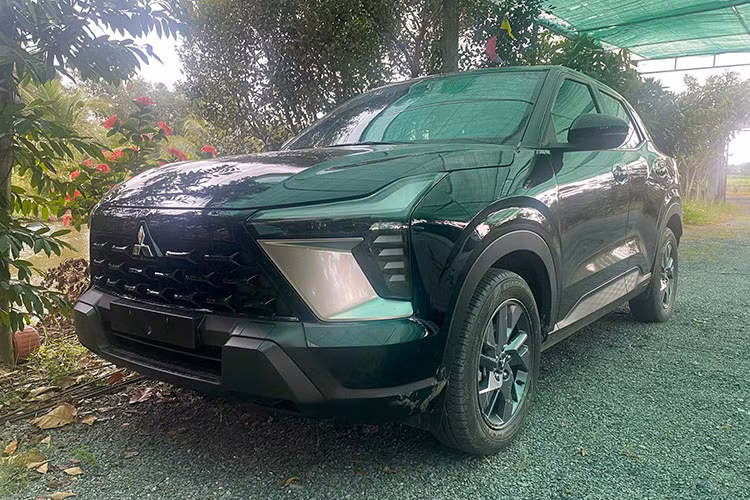 Giá xe Mitsubishi Xforce GLX 2024 hiện có mức khuyến nghị chính hãng là 599 triệu đồng. Để hoàn tất thủ tục đăng ký lăn bánh tại khu vực Hà Nội và Tp.HCM, chủ xe cần phải chi tổng số tiền khoảng 681 - 693 triệu đồng, chưa giảm trừ khuyến mại (nếu có).