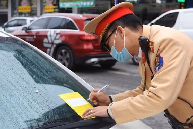 Cho muon oto bi vi pham, chu xe co bi lien doi khong?-Hinh-2