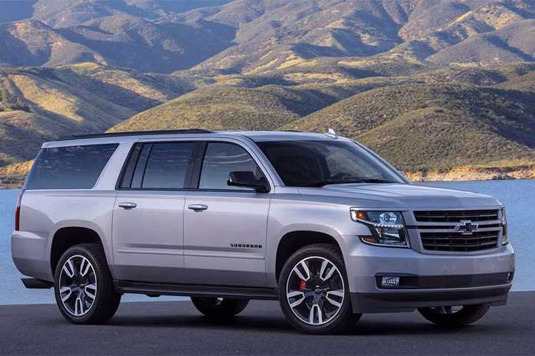  Xe SUV Chevrolet Suburban là đối thủ trực tiếp của GMC Yukon XL hay Cadillac Escalade trong phân khúc SUV cỡ lớn tại Mỹ. Mới đây, Chevrolet đã giới thiệu phiên bản hiệu năng cao của dòng Suburban xe được lắp động cơ V8 6.2L cho công suất 420 mã lực.