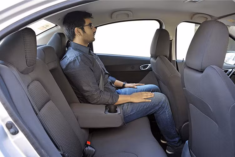 Nhiều người có thể đánh giá một chiếc xe giá rẻ sẽ không mang lại nhiều tình năng an toàn cao, đặc biệt khi Tata Tigor chỉ sở hữu có hai túi khí. Tuy nhiên theo EuroNCAP (một tổ chức phi lợi nhuận, hoạt động độc lập với mục đích chính là thử nghiệm và đánh giá mức độ an toàn của xe hơi) cho biết, Tata Tigor đã đạt được kết quả khá tốt qua các bài kiểm tra va chạm của tổ chức này.