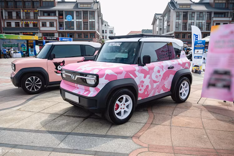  VinFast VF3 VinFast VF3 hiện đang là dòng xe "làm mưa làm gió" tại Việt Nam với doanh số liên tiếp dẫn đầu toàn thị trường tháng 12/2024 và tháng 1/2025. Sức hút của mẫu xe điện VinFast đến từ vẻ ngoài nhỏ gọn, thiết kế năng động, hiện đại, đầy đủ tiện nghi... được xem là mẫu ôtô nhỏ xinh cho phái đẹp nhân ngày quốc tế phụ nữ.