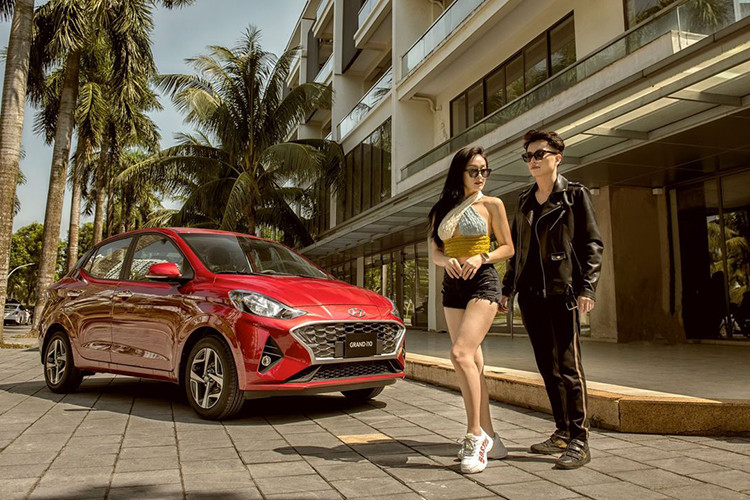  Hyundai Grand i10 Hyundai Grand i10 là dòng xe bán chạy nhất phân khúc hạng A hiện nay. Xe đang bán trên thị trường thuộc mô hình nâng cấp, cập nhật vào tháng 6/2024 với giá từ 360 - 455 triệu đồng cho 6 lựa chọn phiên bản.