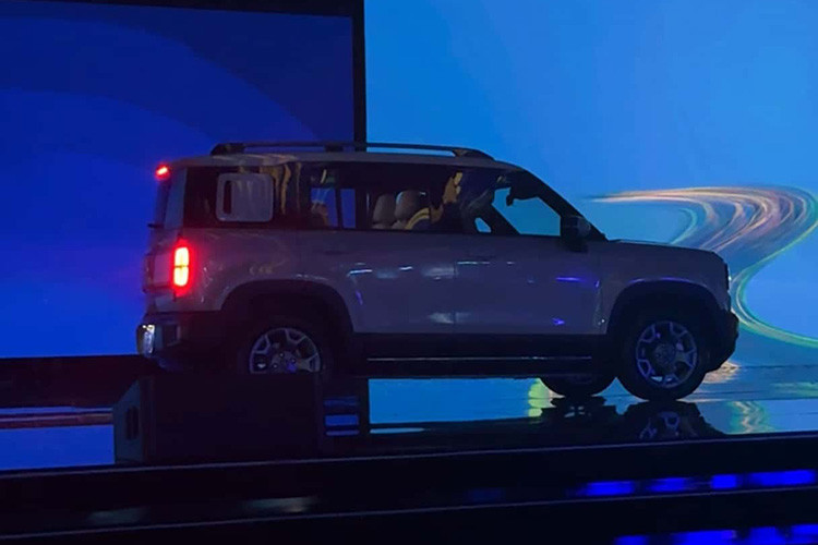 Chiếc SUV đô thị Chevrolet Spark EUV 2025 chạy hoàn toàn bằng điện này đã có màn ra mắt bất ngờ trong sự kiện đặc biệt kỷ niệm 100 năm thành lập Chevrolet tại thị trường Brazil. 