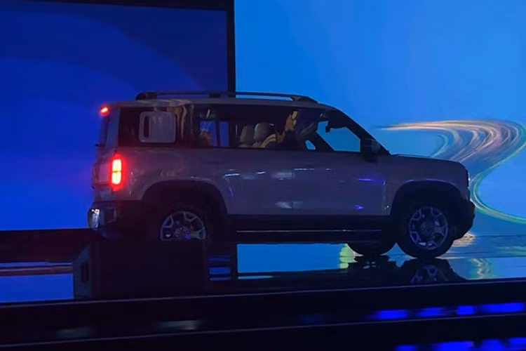 Chiếc SUV đô thị Chevrolet Spark EUV 2025 chạy hoàn toàn bằng điện này đã có màn ra mắt bất ngờ trong sự kiện đặc biệt kỷ niệm 100 năm thành lập Chevrolet tại thị trường Brazil. 