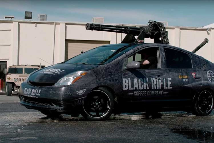 Thật khó có thể tưởng tượng ra hết những thử thách mà BRCC đã phải đối mặt trong quá trình hoàn thành dự án này. Biến một chiếc Prius thành một cỗ máy chiến tranh đã khó, chưa kể đến việc chuyển một vũ khí hạng nặng thành một vũ khí chạy điện.