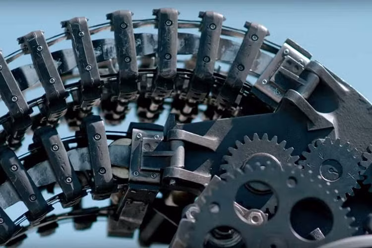 Theo BRCC, họ còn tận dụng một hệ thống nạp đạn không móc nối và thay đổi hệ thống thủy lực thành điện để hoàn chỉnh cỗ máy chiến đấu.