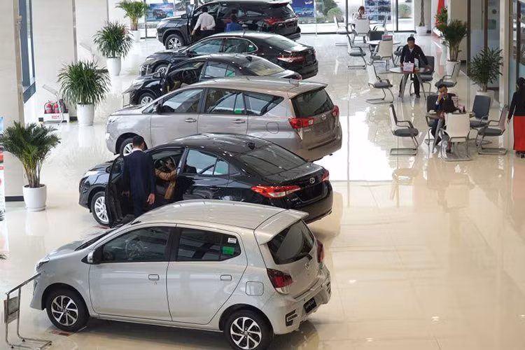  Top ôtô ế nhất Việt Nam quý I/2020 có đến 4 đại diện nhà Toyota gồm; Alphard, Land Cruiser, Land Cruiser Prado và Avanza. Các vị trí còn lại chia đều cho bộ đôi xe Honda (Accord và Jazz), Suzuki Swift, Isuzu D-max và xe Mitsubishi Mirage. Đáng chú ý, chỉ có duy nhất 01 mẫu xe thương hiệu Mỹ là chiếc MPV Ford Tourneo.