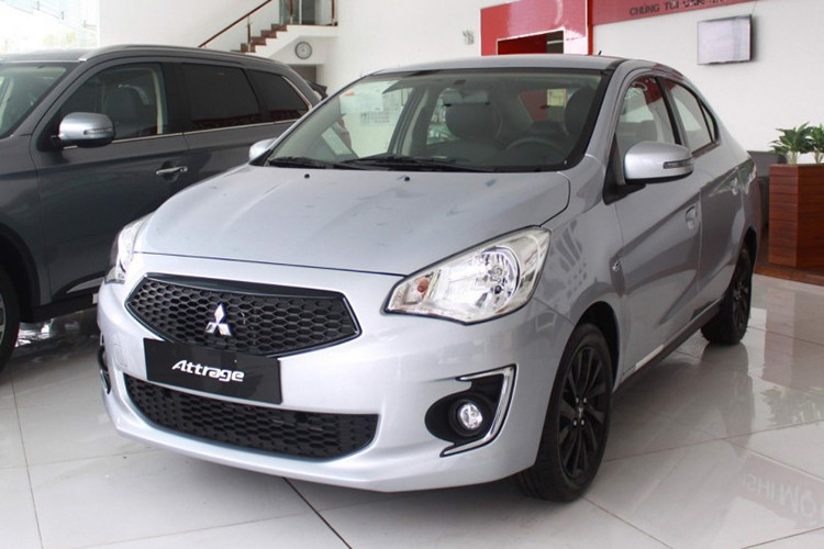 Cộng dồn 3 tháng đầu năm 2020, Mitsubishi Motors Việt Nam (MMV) giao được 97 xe Mirage đến tay khách Việt. Kỳ vọng của thương hiệu xe Nhật trong thời gian tới chính là bản nâng cấp mới của Mirage tương tự các thành viên khác trong gia đình Mitsubishi như: Attrage hay Pajero Sport. Giá xe Mitsubishi Mirage hiện tại dao động từ 380,5 - 450,5 triệu đồng cho 03 phiên bản lựa chọn.