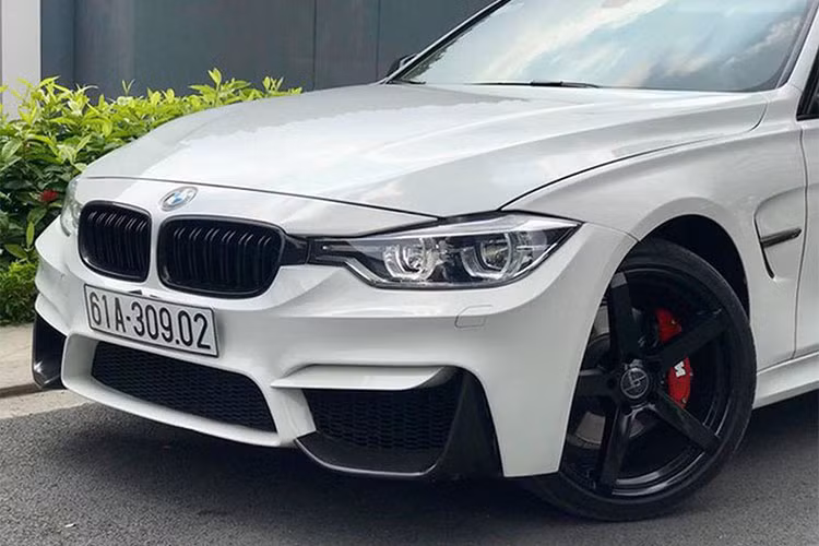Bộ bodykit này có thiết kế chính hãng nên hoàn toàn tương thích với những chiếc 3-Series thường. Được biết bộ bodykit M3 Performance này có giá trị từ vài chục triệu đồng nếu nhập hàng “fake”, trong khi đó nếu mua trực tiếp chính hãng sẽ có giá lên đến vài trăm triệu đồng.