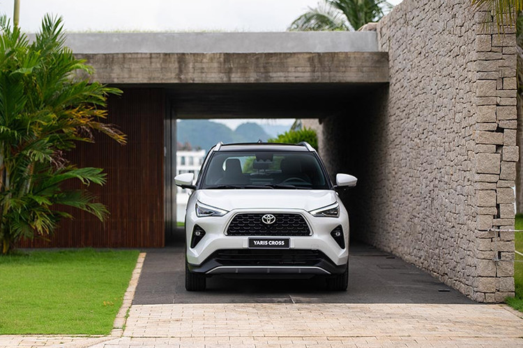  Toyota Yaris Cross: 1.092 xe Toyota Yaris Cross có lẽ là cái tên gây bất ngờ nhất trong top xe bán chạy với doanh số tháng 11 đạt 1.092 xe. Những tháng trước doanh số của mẫu xe này khá thấp và doanh số cộng dồn kể từ khi ra mắt tới nay mới đạt 1.507 xe.