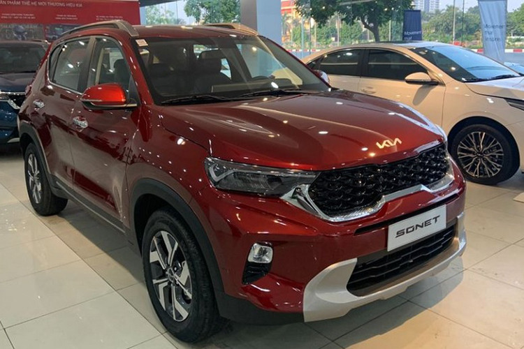  Kia Sonet: 1.294 xe Mẫu xe của Kia tiếp tục duy trì doanh số cao trong tháng 11 với 1.294 xe bán ra thị trường, tăng 169 xe so với tháng trước đó (1.125 xe). Tổng doanh số từ đầu năm đến nay, Kia Sonet bán được 10.012 xe, đứng thứ 7 toàn thị trường.