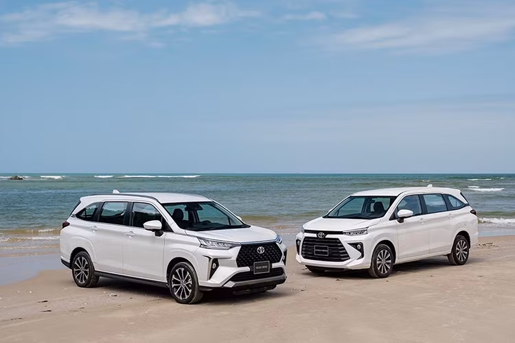  Toyota Veloz Cross: 1.116 xe Doanh số bán Toyota Veloz Cross trong tháng 11/2023 đạt 1.116 xe, tăng 726 xe so với tháng trước đó. Điều này đã giúp mẫu MPV của Toyota trở lại Top 10 xe ô tô bán chạy nhất tháng. Trong tháng 12, Toyota Veloz Cross đang nhận được ưu đãi 50% lệ phí trước bạ và 1 gói bảo hiểm thân vỏ chính hãng Toyota – gói vàng. 