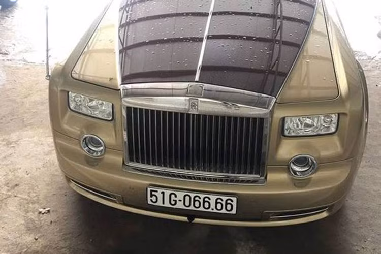 Chính vì vậy, chiếc Rolls-Royce Phantom biển tứ quý 6 trong bài viết thuộc dạng "có 1 không hai" trên thị trường Việt Nam hiện nay.