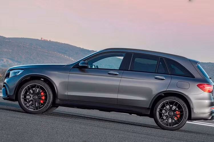 Gói hỗ trợ lái xe Driving Assistance Package Plus giá 1.695 bảng Anh (khoảng 50 triệu đồng) là một tùy chọn bao gồm hệ thống hỗ trợ lái xe từ xa chủ động, hỗ trợ lái chủ động, hỗ trợ phanh chủ động, hỗ trợ đánh lái tránh vật cản, hỗ trợ giữ làn, giám sát điểm mỳ, hỗ trợ giới hạn tốc độ chủ động và Pre-Safe Plus.