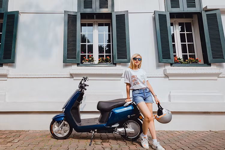 YADEA BuyE động cơ GTR 3.0 do YADEA độc quyền sáng chế với công suất 1.200W cho khả năng vận hành tuyệt vời tại các dải vận tốc trong bất cứ cung đường nào, được tối ưu để mang lại cảm giác “tăng tốc phấn khích”, kết hợp với hệ thống tay lái và ECU thế hệ mới để mang lại cảm giác lái thân thiện, ổn định vượt trội.