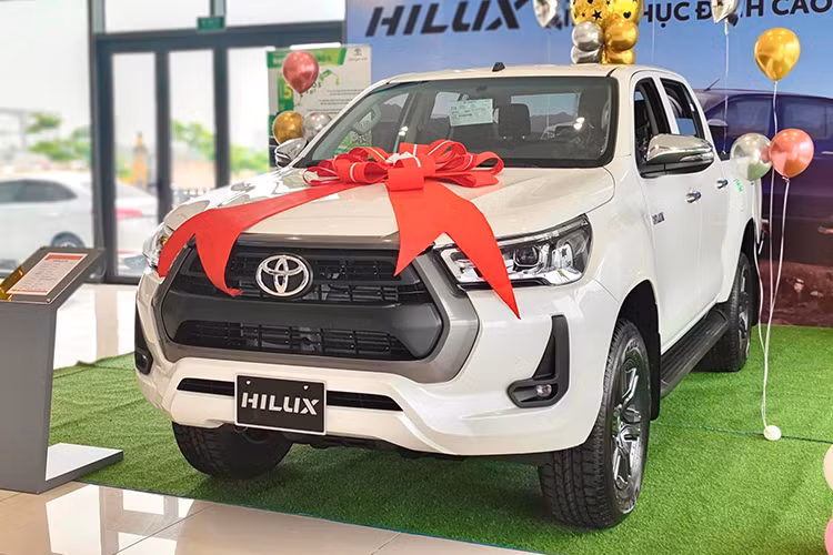 Danh sách top ôtô ế nhất Việt Nam tháng 1/2024 được ví như "sân chơi" riêng của các "ông lớn" trong ngành xe Nhật Bản, bởi 10 vị trí đều dành cho các sản phẩm của Toyota, Suzuki, Mazda, Honda, Isuzu. Trong đó, Toyota Việt Nam có 6 xe ế nhất trên tổng số 10 mẫu xe.