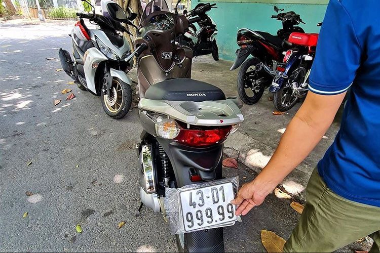 Dai gia Viet chi 2,68 ty tau bien so xe may 50AA-999.99-Hinh-2