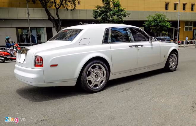 Theo dự kiến, Rolls-Royce Phantom sẽ bị khai tử vào năm 2018 để thay thế bằng thế hệ mới có kiểu dáng hiện đại hơn nhưng vẫn mang những phẩm chất sang trọng vốn có.