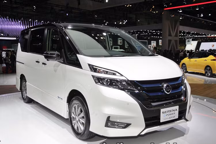 Chiếc Minivan Nissan Serena Nismo mới được hãng xe hơi Nhật Bản thiết kế lại với một loạt thay đổi, giúp cho chiếc xe trở nên nổi bật hơn. Theo nhận định, mẫu xe gia đình phiên bản 2018 này chắc chắn sẽ trở nên phổ biến hơn đối với những người yêu thích dòng xe gia đình thể thao của thương hiệu Nissan.