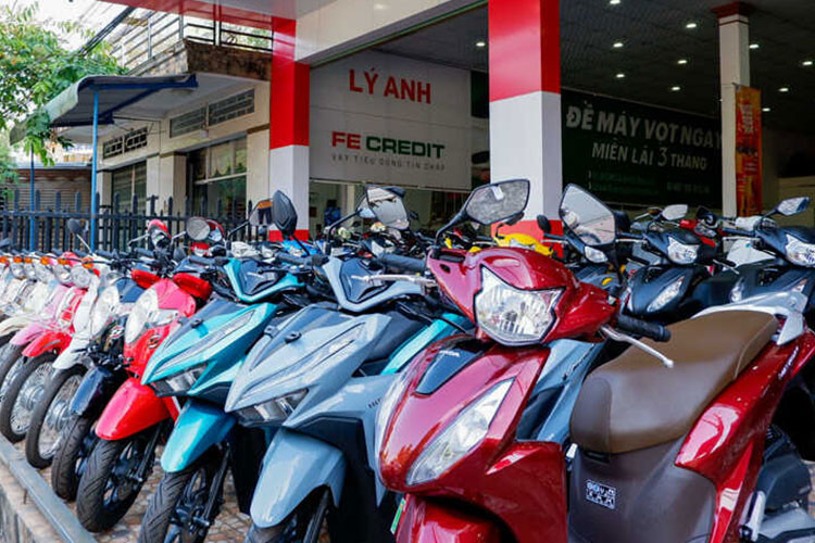 Moi ngay, co khoang 6.000 nguoi Viet tau xe may Honda