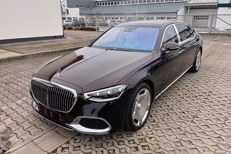 Ngoài Maybach S580 và Maybach S680, giới đại gia Việt còn có thêm sự lựa chọn, đó là phiên bản rẻ nhất là Mercedes-Maybach S480 với mức giá được cho là không quá 8,5 tỷ đồng.