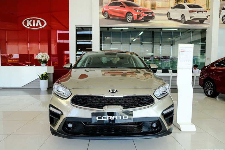 Tháng 5/2021 vừa qua, đã có 875 xe Kia Cerato được giao đến tay khách hàng, tăng 65 xe so với tháng trước. Cộng dồn 5 tháng đầu, mức tiêu thụ của xe này đạt 3.388 xe , Điều này đã giúp Cerato trở thành cái tên sedan hạng C duy nhất lọt vào Top 10 xe bán chạy nhất tháng 5.