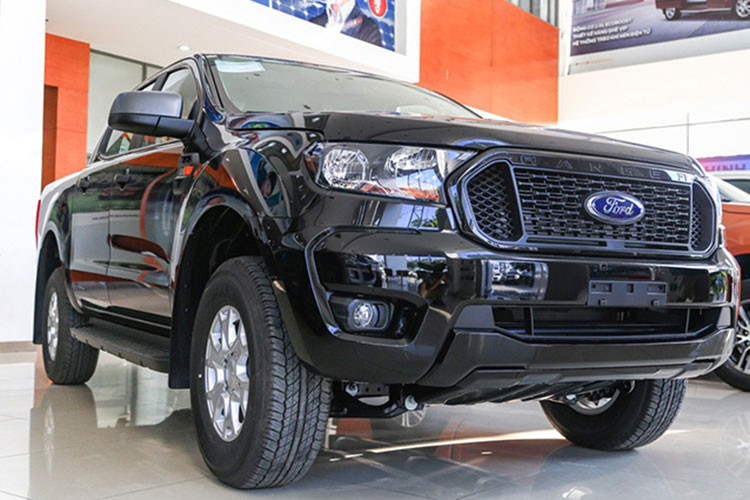 Trước tình hình chung của thị trường, Ford Ranger cũng không ngoại lệ khi đạt 794 xe bán ra thị trường giảm doanh số 46% so với tháng 4 và giảm 32% so với cùng kỳ năm ngoái. Tính từ đầu năm đến nay, mẫu xe này xuất xưởng được 6.158 xe. Hiện tại, Ford Ranger có giá dao động từ 616 triệu đồng đến 1,202 tỷ đồng.