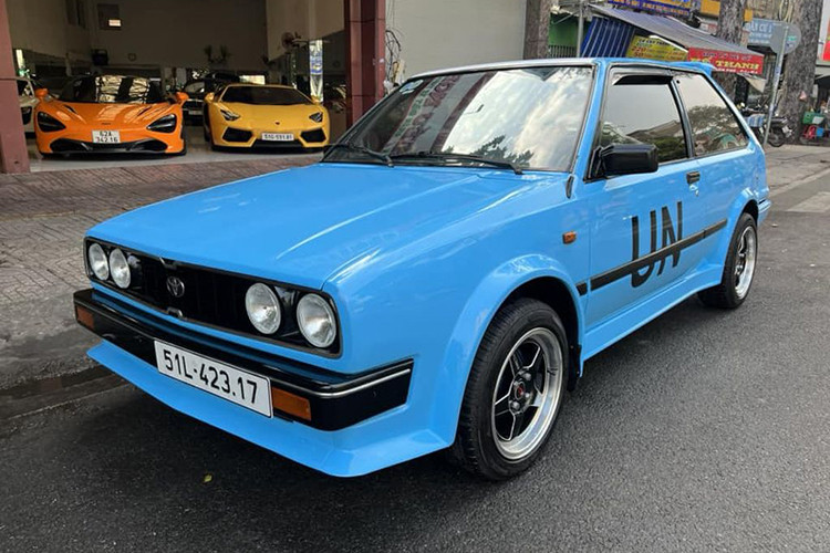 Siêu xe về garage của "Qua" Vũ trong năm 2024 khá khiêm tốn so với các xe trước đó, 1 phần vì ông muốn dành chỗ nhiều hơn cho các mẫu xe JDM, xe độc lạ như Jaguar XJS được sản xuất từ năm 1975 đến năm 1996, hàng cực độc Datsun 280ZX, các biến thể khác nhau của Toyota Celica, Toyota Supra, Toyota Crown Custom 1971.