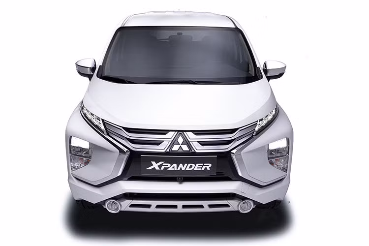 Mitsubishi Xpander bản đặc biệt mới sở hữu ngoại thất hiện đại nhờ được áp dụng ngôn ngữ thiết kế Dynamic Shield thế hệ thứ 2, nội thất rộng rãi với bảy chỗ ngồi phù hợp nhu cầu sử dụng của gia đình, trang bị tiện ích tối ưu trải nghiệm người dùng.