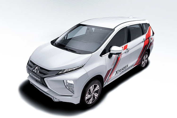 Mẫu xe MPV Mitsubishi Xpander 2021 bản đặc biệt vừa chính thức ra mắt thị trường Việt Nam. Xe được bổ sung các tính năng an toàn và tiện ích thiết thực hơn cho gia đình cùng ngoại hình thể thao, bắt mắt... 