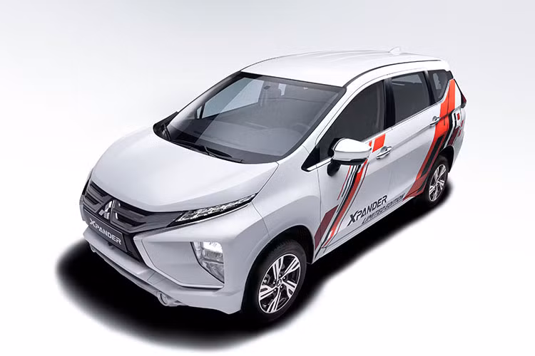 Mẫu xe MPV Mitsubishi Xpander 2021 bản đặc biệt vừa chính thức ra mắt thị trường Việt Nam. Xe được bổ sung các tính năng an toàn và tiện ích thiết thực hơn cho gia đình cùng ngoại hình thể thao, bắt mắt... 