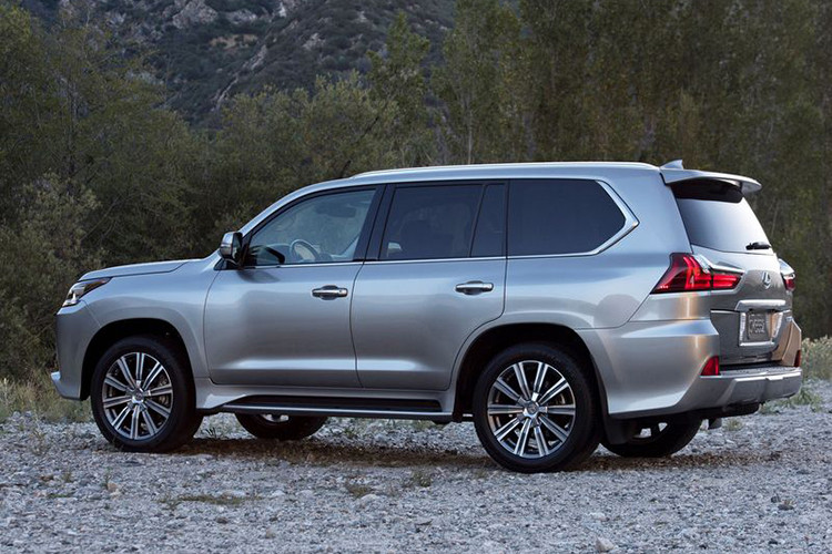 Trong đó, không thể không nhắc tới việc thương hiệu xe sang Lexus đang nuôi tham vọng đưa LX cạnh tranh với phân khúc của Bentley Bentayga.