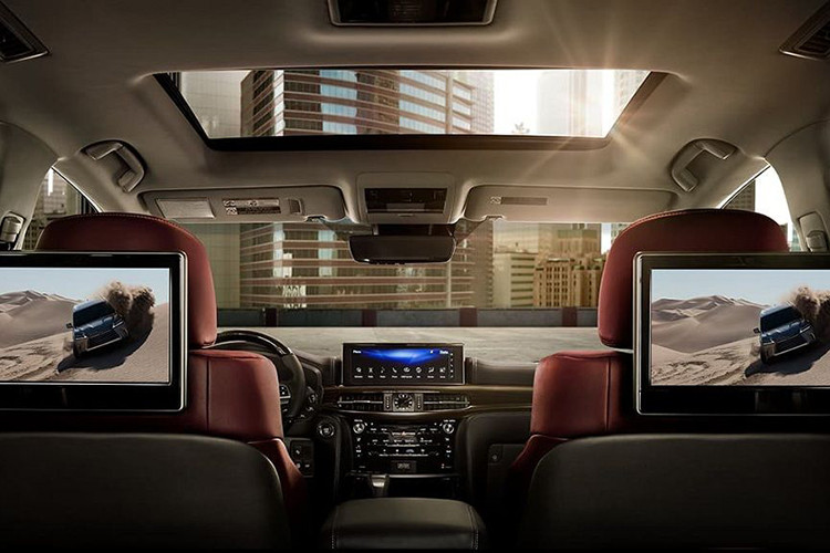 Cũng theo nguồn tin rò rỉ, phiên bản đầu tiên của mẫu SUV hạng sang Lexus LX thế hệ mới trang bị động cơ tăng áp kép sẽ bắt đầu từ năm 2022.