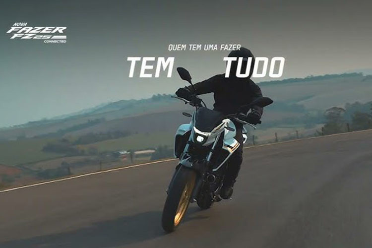 Các trang bị khác gồm hệ thống đèn định vị LED kết hợp bóng projector, bảng đồng hồ dạng LCD và ABS 2 kênh tiêu chuẩn. Mức giá xe Yamaha FZ25 Fazer Connected 2025 có tại thị trường Brazil là 23.590 Real (tương đương 105 triệu đồng).