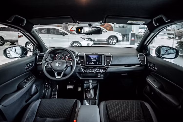 Theo một số nguồn tin, Honda City 2021 tại Việt Nam sẽ được trang bị khối động cơ 1.0L VTEC Turbo tương tự xe tại thị trường Thái Lan, cho công suất 120 mã lực và mô-men xoắn 173 Nm. Sức mạnh được truyền đến các bánh xe thông qua hộp số tự động vô cấp CVT và hệ dẫn động cầu trước. Thế hệ thứ 5 của Honda City cũng sẽ có những thay đổi về ngoại hình và nâng cấp nội thất, tiện nghi.