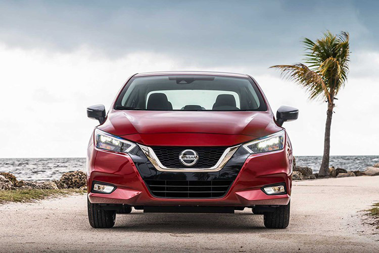 Thế hệ thứ 4 của Nissan Sunny (tên gọi khác của Nissan Almera) được giới thiệu tại thị trường Thái Lan từ tháng 11/2019. Mới đây, một số nguồn tin không chính thức tiết lộ mẫu xe mới này có thể sẽ cập bến thị trường ôtô Việt ngay trong tháng 11/2020 tới đây. Bước sang thế hệ mới, ngoại thất của Nissan Sunny 2021 mới có nhiều thay đổi rõ rệt với lưới tản nhiệt V-Motion, đèn pha LED tích hợp dải đèn LED định vị ban ngày, cụm đèn hậu LED và bộ la-zăng thiết kế mới,...